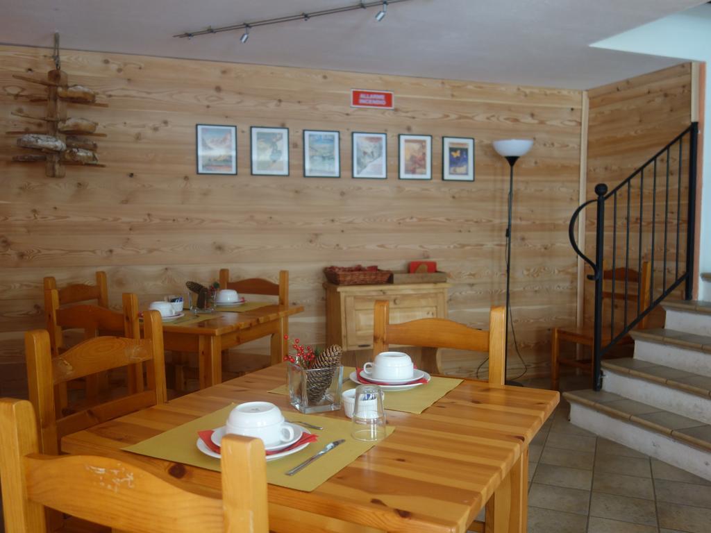Auberge Lou Creton Di Lui Hostel Pontboset ภายนอก รูปภาพ
